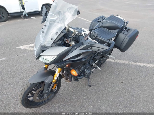 Yamaha FJ09 2015 JYARN37E0FA002440 Image 2