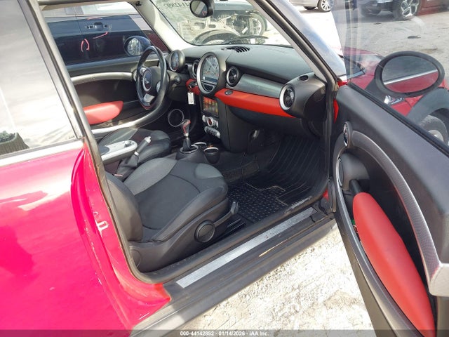 2007 MINI COOPER S WMWMF73517TL87941 Photo 4