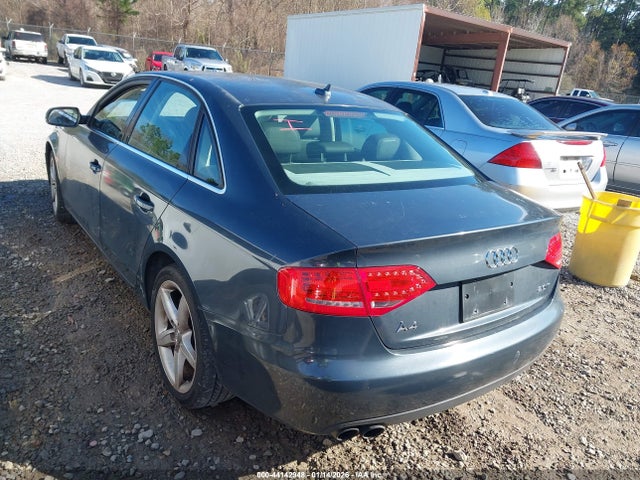 2011 AUDI A4 WAUEFAFL0BN032591 Photo 2