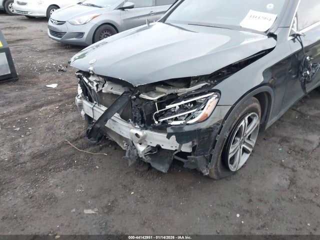 Продаж на аукціоні авто 2020 Mercedes-benz Glc 300 4matic, vin: WDC0G8EB2LF705995, номер лоту: 44142951
