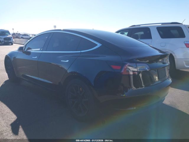 2019 TESLA MODEL 3 5YJ3E1EB4KF390541 Photo 2