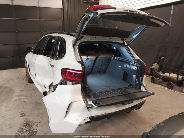 2021 BMW X5 M 5YMJU0C06M9E52924 Photo 2