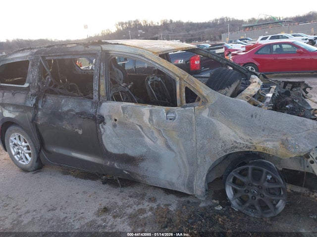 44143085 :رقم المزاد ، 2C4RC1BG3NR142242 vin ، 2022 Chrysler Pacifica Touring L مزاد بيع