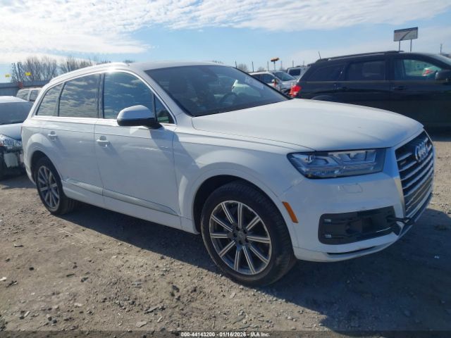 2017 AUDI Q7 WA1LAAF70HD048391