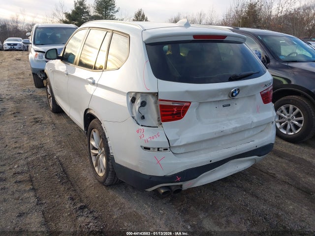 2015 BMW X3 5UXWX9C50F0D58629 Photo 2