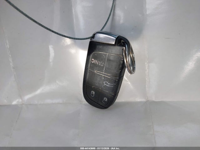Продажа на аукционе авто 2015 Chrysler 200 Limited, vin: 1C3CCCAB7FN608250, номер лота: 44143669