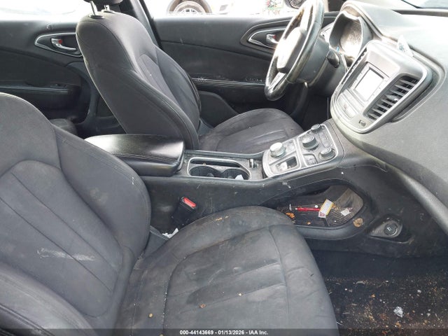 Продажа на аукционе авто 2015 Chrysler 200 Limited, vin: 1C3CCCAB7FN608250, номер лота: 44143669