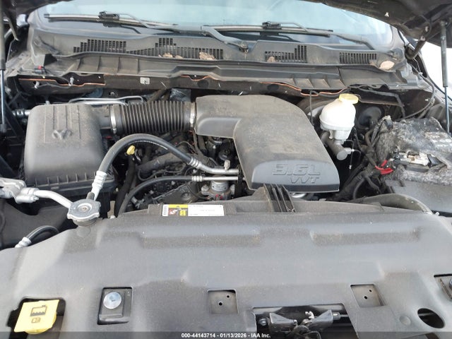 44143714 :رقم المزاد ، 1C6RR6FG7HS591696 vin ، 2017 Ram 1500 Tradesman Quad Cab 4x2 6'4 Box مزاد بيع