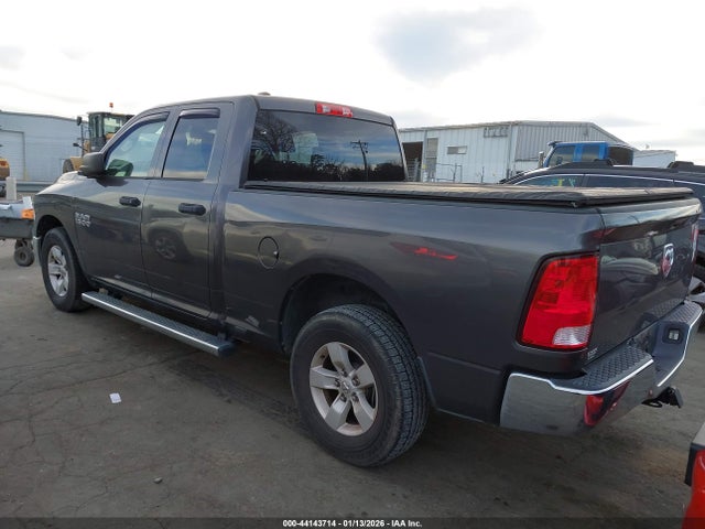 44143714 :رقم المزاد ، 1C6RR6FG7HS591696 vin ، 2017 Ram 1500 Tradesman Quad Cab 4x2 6'4 Box مزاد بيع
