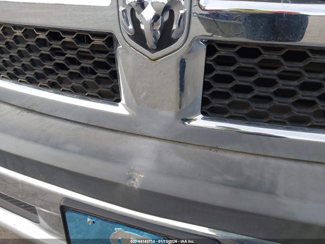44143714 :رقم المزاد ، 1C6RR6FG7HS591696 vin ، 2017 Ram 1500 Tradesman Quad Cab 4x2 6'4 Box مزاد بيع