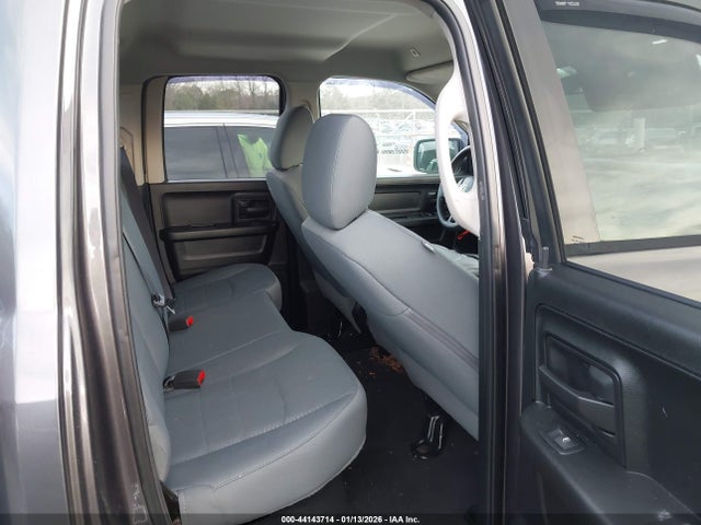 44143714 :رقم المزاد ، 1C6RR6FG7HS591696 vin ، 2017 Ram 1500 Tradesman Quad Cab 4x2 6'4 Box مزاد بيع