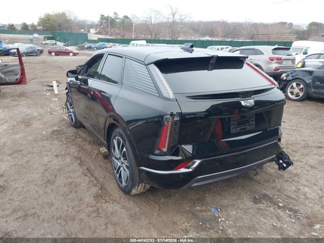 2025 CADILLAC OPTIQ 3GYK3EMR9SS223505 Photo 2