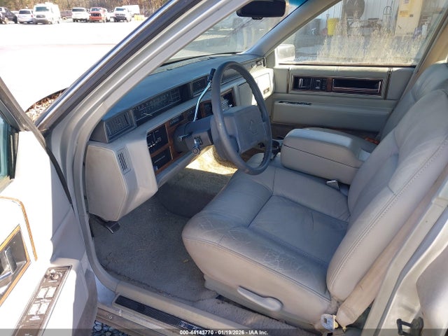 1992 Cadillac Deville მანქანა იყიდება აუქციონზე, vin: 1G6CD53B7N4331186, აუქციონის ნომერი: 44143770
