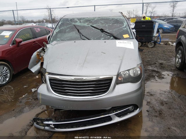 Продажа на аукционе авто 2015 Chrysler Town & Country S, vin: 2C4RC1HG7FR525478, номер лота: 44143772