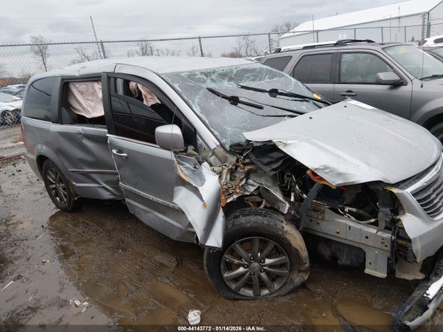 Продажа на аукционе авто 2015 Chrysler Town & Country S, vin: 2C4RC1HG7FR525478, номер лота: 44143772