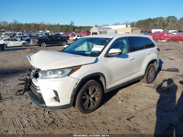 5TDZARFH9KS046058 Toyota Highlander Le