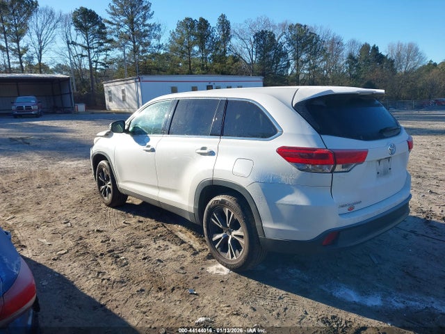 5TDZARFH9KS046058 Toyota Highlander Le