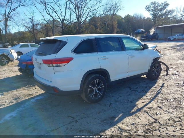 5TDZARFH9KS046058 Toyota Highlander Le