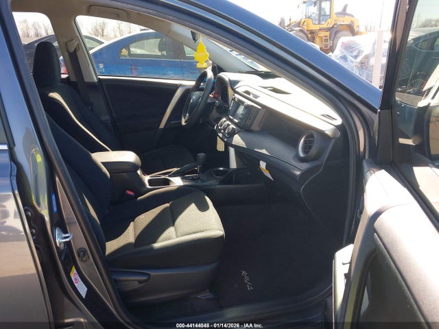 2017 TOYOTA RAV4 JTMZFREV5HD107936 Photo 4