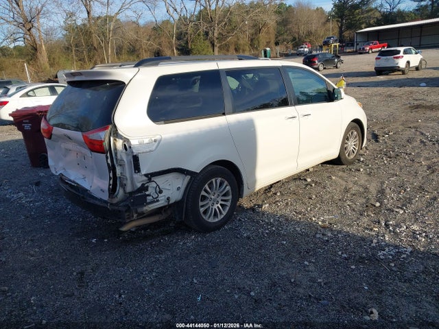 5TDYK3DC8GS738669 Toyota Sienna Xle Premium 8 Passenger