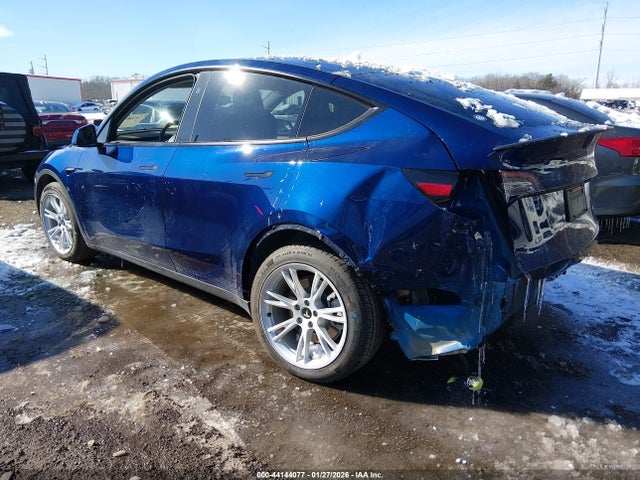 2023 TESLA MODEL Y 7SAYGDEE9PF876512 Photo 2