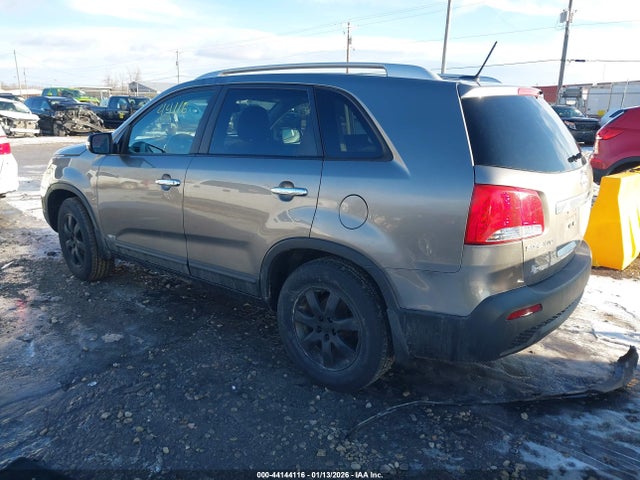 2013 KIA SORENTO 5XYKTDA21DG399265 Photo 2