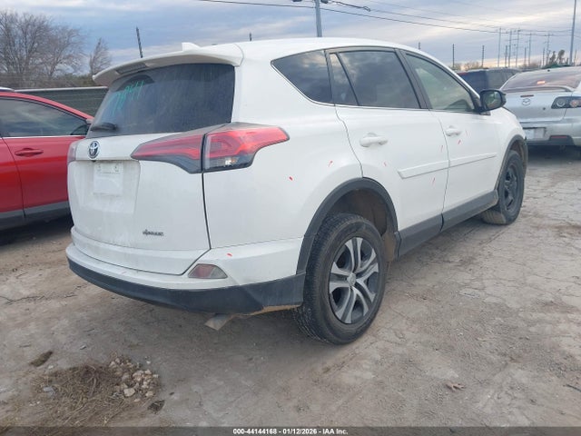 JTMZFREV9JJ747199 Toyota RAV4 LE