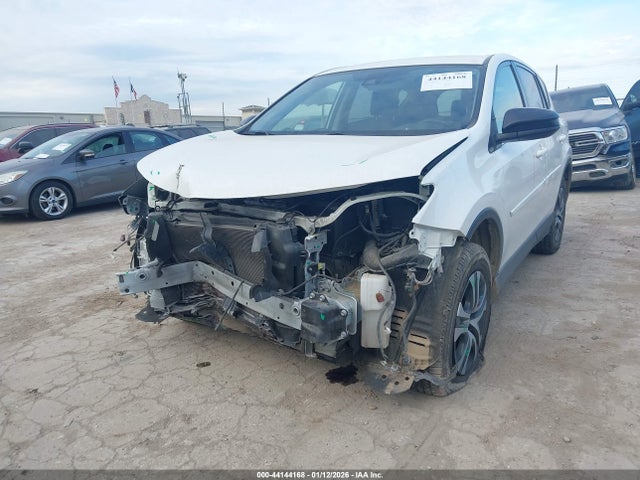 JTMZFREV9JJ747199 Toyota RAV4 LE