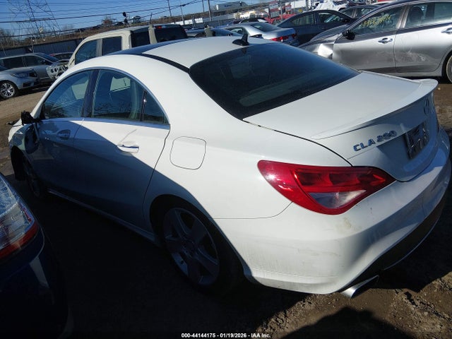 2016 MERCEDES-BENZ CLA 250 WDDSJ4GB4GN368625 Photo 2