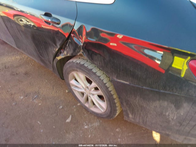Продаж на аукціоні авто 2018 Chevrolet Malibu Lt, vin: 1G1ZD5ST3JF179092, номер лоту: 44144236