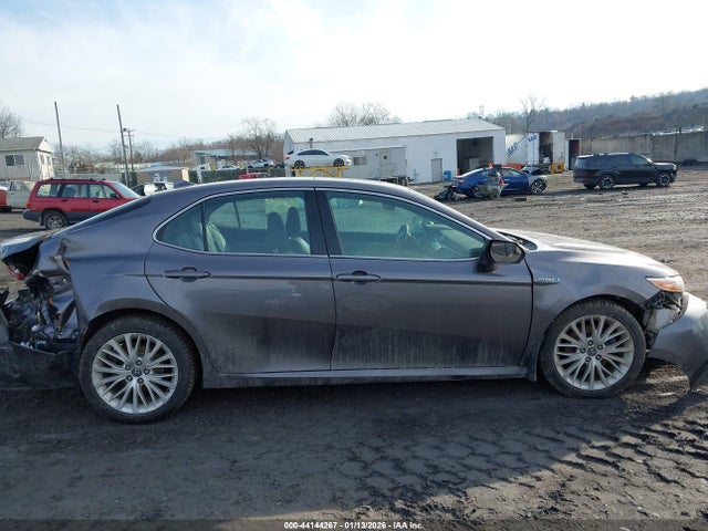 2019 Toyota Camry Hybrid Xle მანქანა იყიდება აუქციონზე, vin: 4T1B21HK9KU515536, აუქციონის ნომერი: 44144267