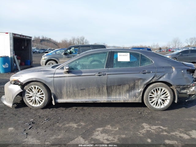 2019 Toyota Camry Hybrid Xle მანქანა იყიდება აუქციონზე, vin: 4T1B21HK9KU515536, აუქციონის ნომერი: 44144267