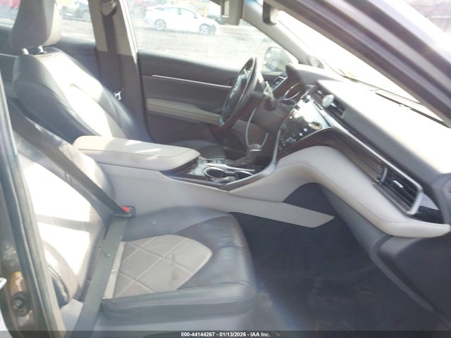 2019 Toyota Camry Hybrid Xle მანქანა იყიდება აუქციონზე, vin: 4T1B21HK9KU515536, აუქციონის ნომერი: 44144267
