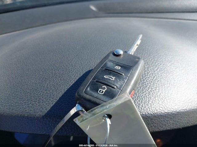 44144268 :رقم المزاد ، 3VWD07AJ6EM289095 vin ، 2014 Volkswagen Jetta 1.8t Se مزاد بيع
