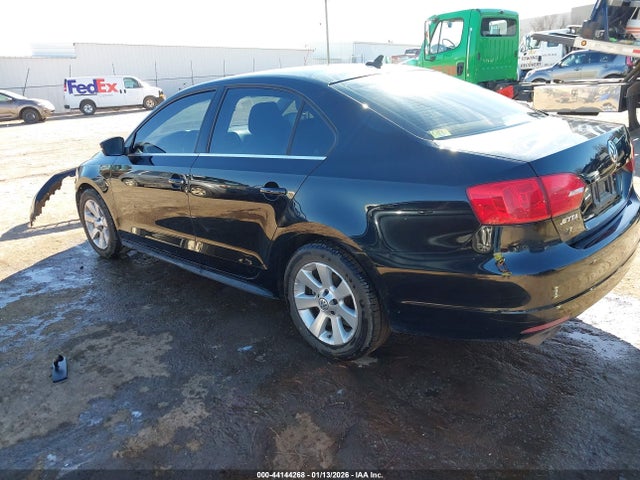 44144268 :رقم المزاد ، 3VWD07AJ6EM289095 vin ، 2014 Volkswagen Jetta 1.8t Se مزاد بيع