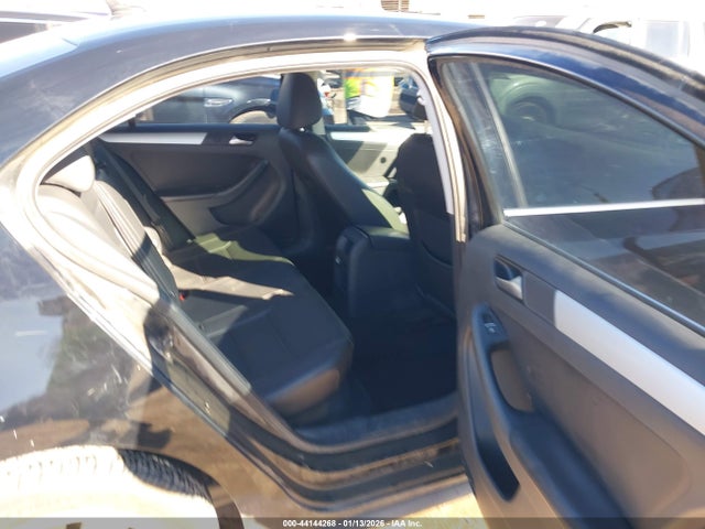 44144268 :رقم المزاد ، 3VWD07AJ6EM289095 vin ، 2014 Volkswagen Jetta 1.8t Se مزاد بيع