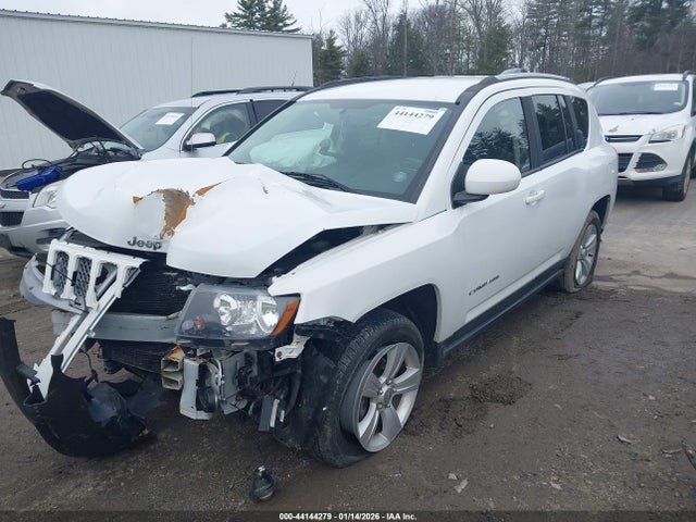 1C4NJDEB2GD758235 Jeep Compass Latitude