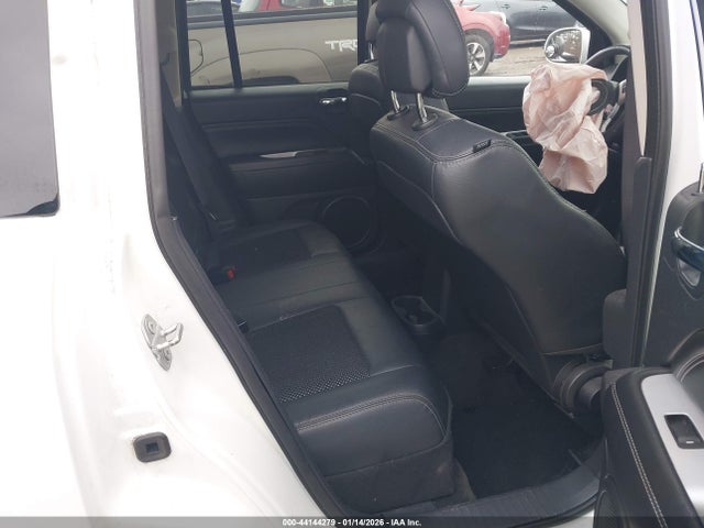 1C4NJDEB2GD758235 Jeep Compass Latitude