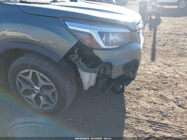 JF2SKAJC1LH553233 Subaru Forester Premium