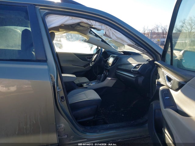 JF2SKAJC1LH553233 Subaru Forester Premium