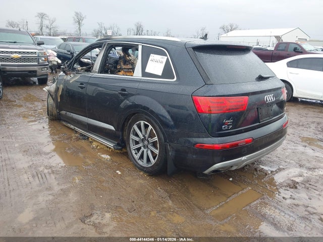 2017 AUDI Q7 WA1LAAF75HD015547 Photo 2
