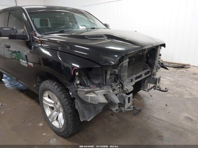44144367 :رقم المزاد ، 1C6RR7MT3FS539212 vin ، 2015 Ram 1500 Sport مزاد بيع