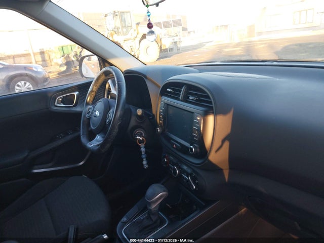 2020 KIA SOUL KNDJ63AU3L7122921 Photo 4