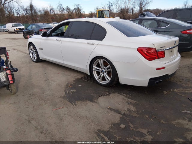 2011 BMW 750LI WBAKC8C52BC434456 Photo 2