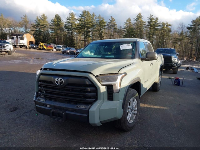 Toyota Tundra Sr5 2024 5TFLA5DB3RX227013 Image 2