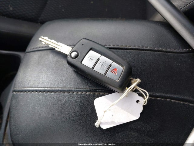 JN1BJ1CR5JW287777 Nissan Rogue Sport S