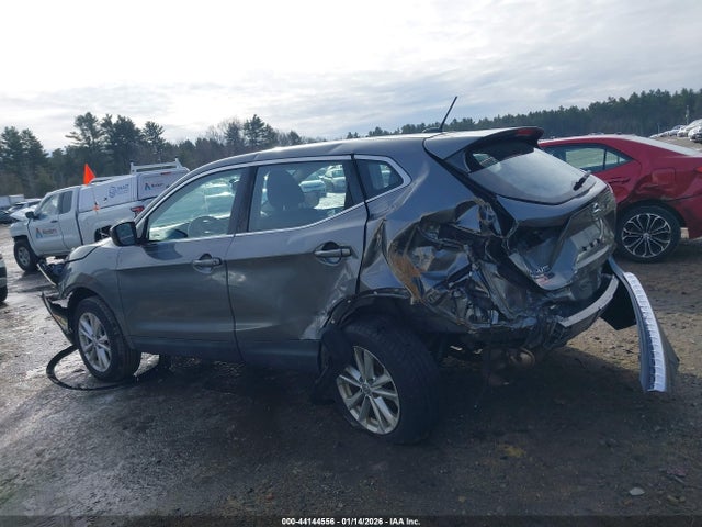 JN1BJ1CR5JW287777 Nissan Rogue Sport S