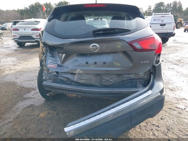 JN1BJ1CR5JW287777 Nissan Rogue Sport S