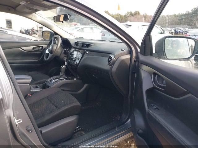 JN1BJ1CR5JW287777 Nissan Rogue Sport S