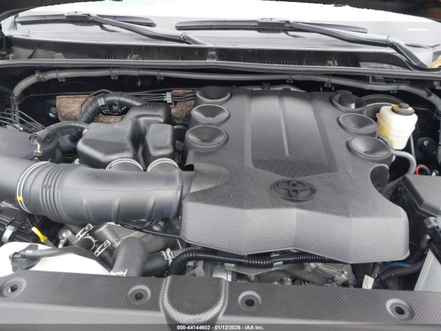 2024 TOYOTA 4RUNNER JTEEU5JRXR5310625 Photo 9